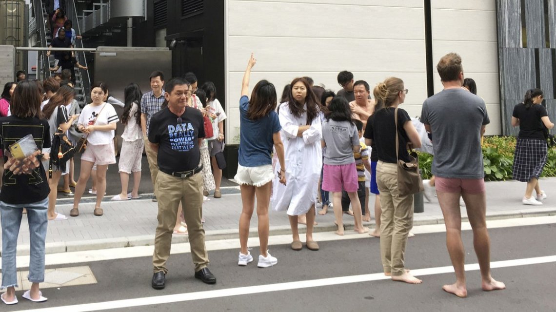 Tres muertos tras potente sismo en el oeste de Japón