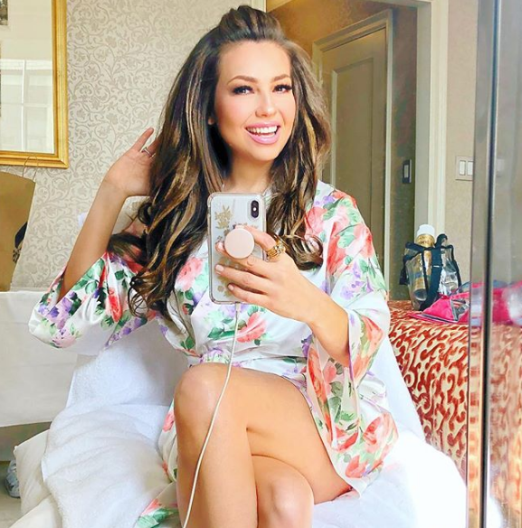 ¡Qué piernotas! Thalía paraliza Instagram con estas fotos en bikini