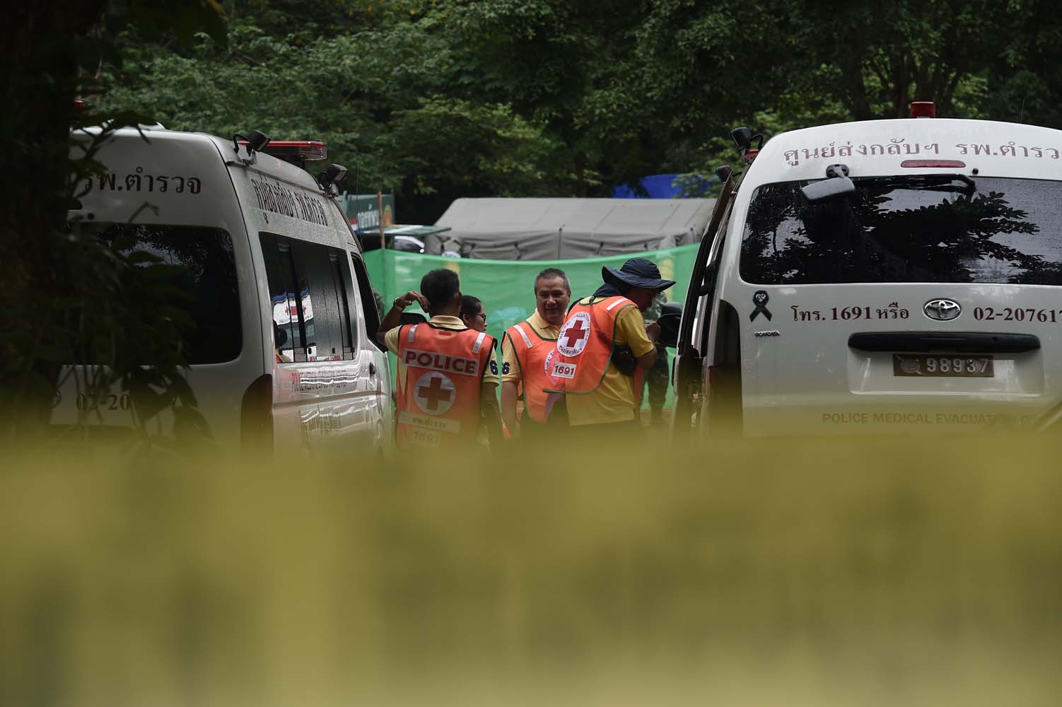 Empieza la arriesgada operación de evacuación de los niños en la cueva de Tailandia