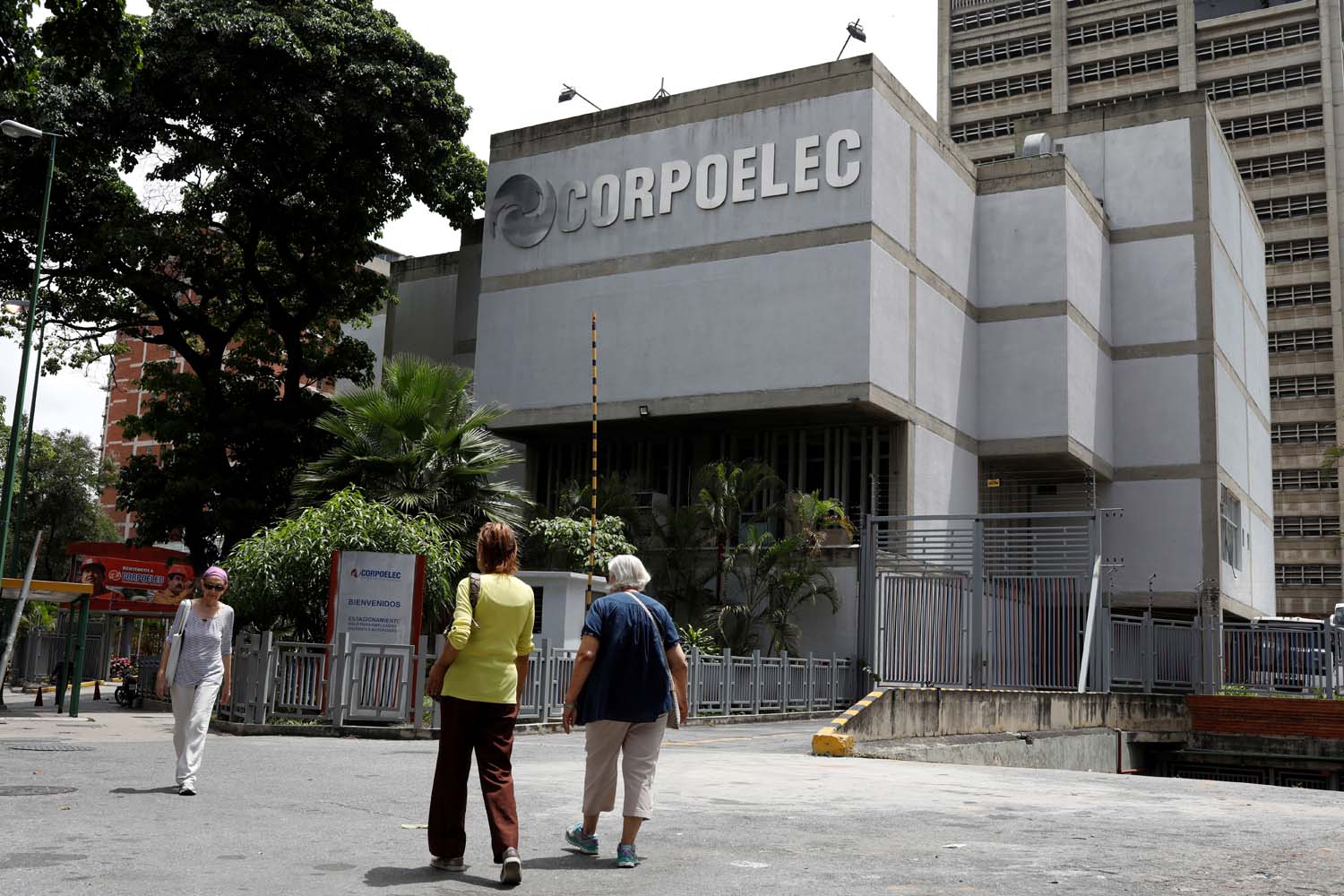 Corpoelec reporta cortes eléctricos en varias zonas de la Gran Caracas #2Nov
