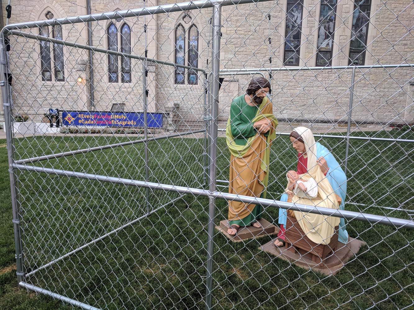 Detienen al niño Jesús, a la Virgen María y a San José en Estados Unidos (fotos)