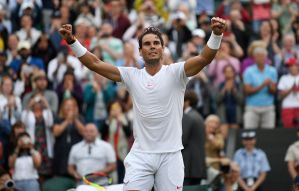Federer pierde su trono en Wimbledon, Nadal sigue en la carrera por ocuparlo