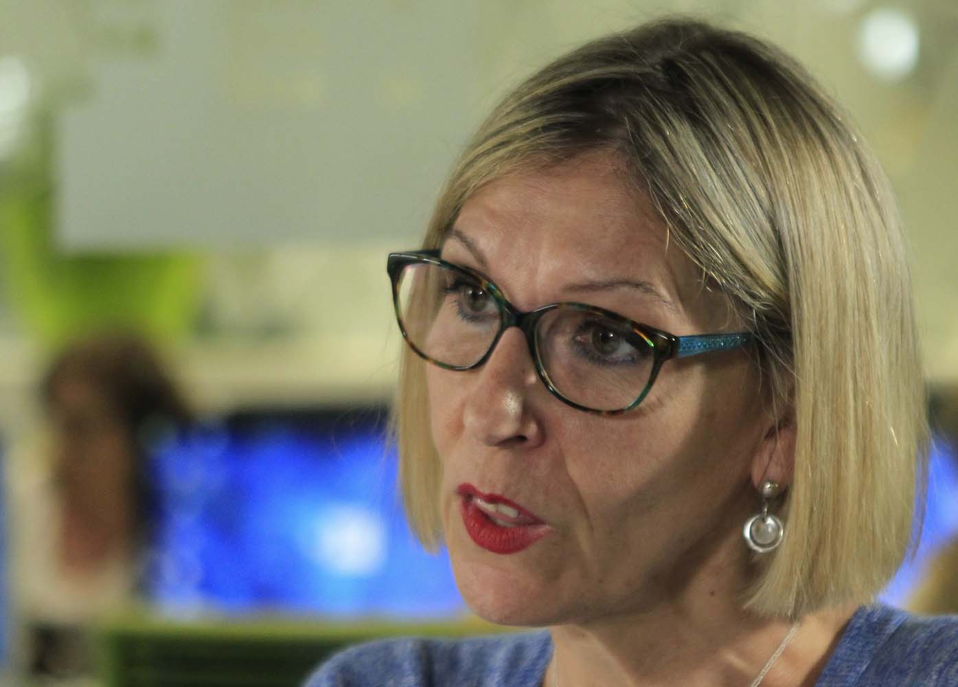 Eurodiputada Beatriz Becerra rechaza diálogo y propone fórmula para salir de la crisis en Venezuela
