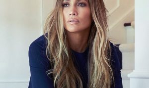 Jennifer Lopez mostró los pezones en Instagram