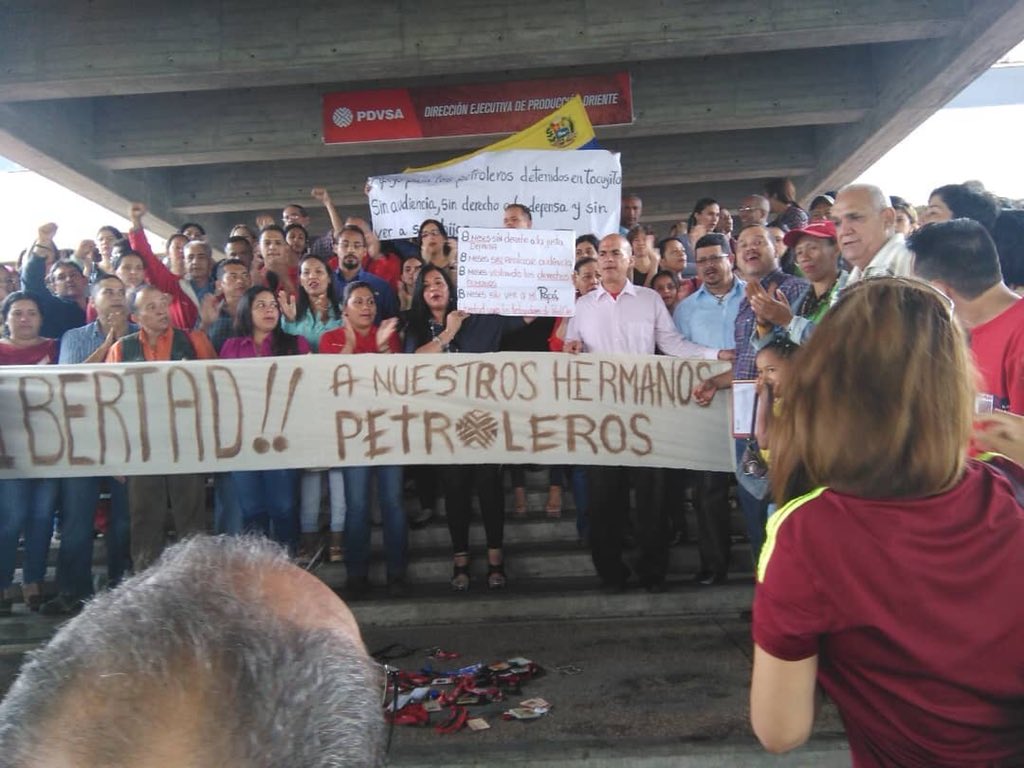 Trabajadores de Pdvsa exigen la libertad de los acusados por el derrame en Monagas (fotos)