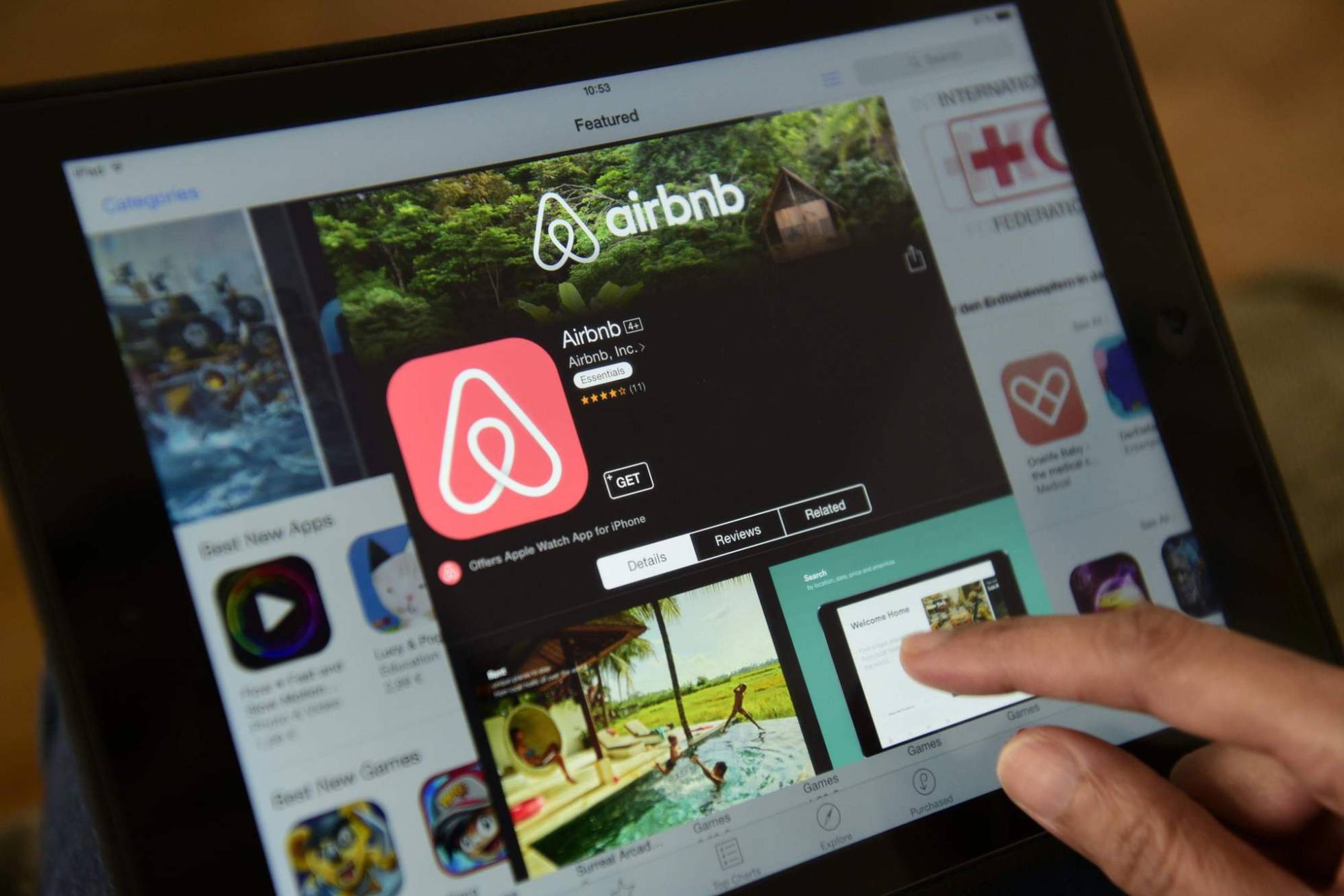 La Comisión Europea sancionará a Airbnb si no estandariza su política de precios
