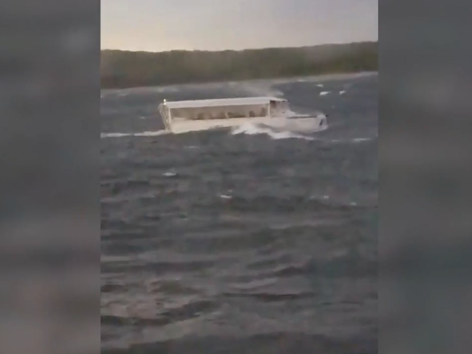 El aterrador video del momento en el que comenzó a hundirse el barco en Missouri