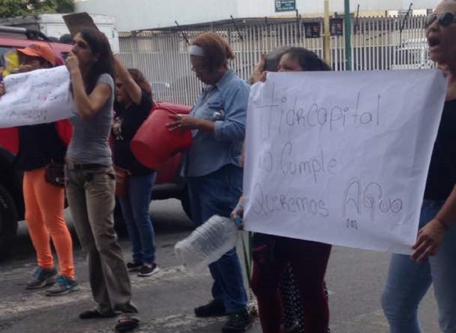 Tras una semana sin agua vecinos de Bello Campo toman la calle #3Jul