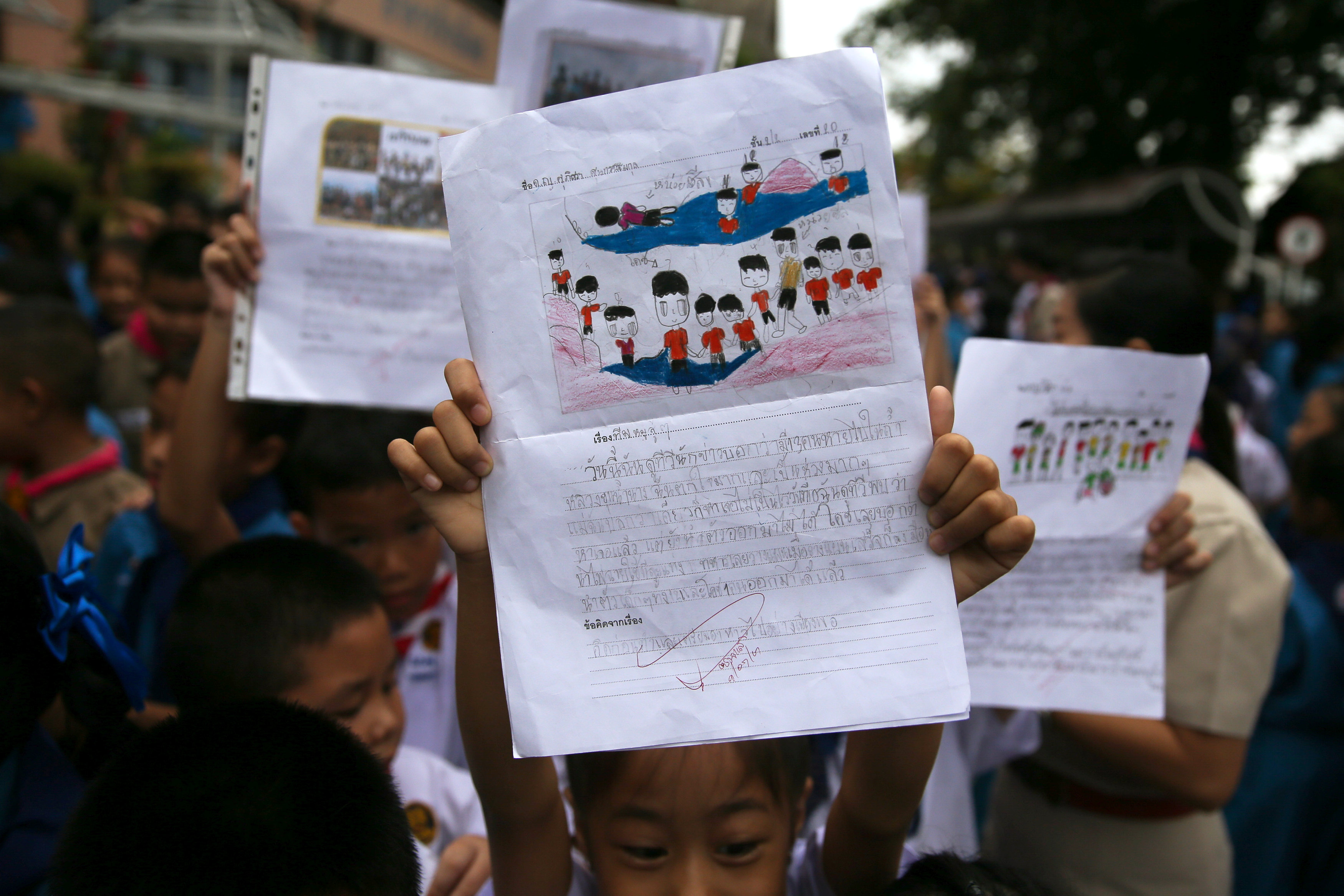 El difícil retorno a la normalidad para los niños rescatados en Tailandia