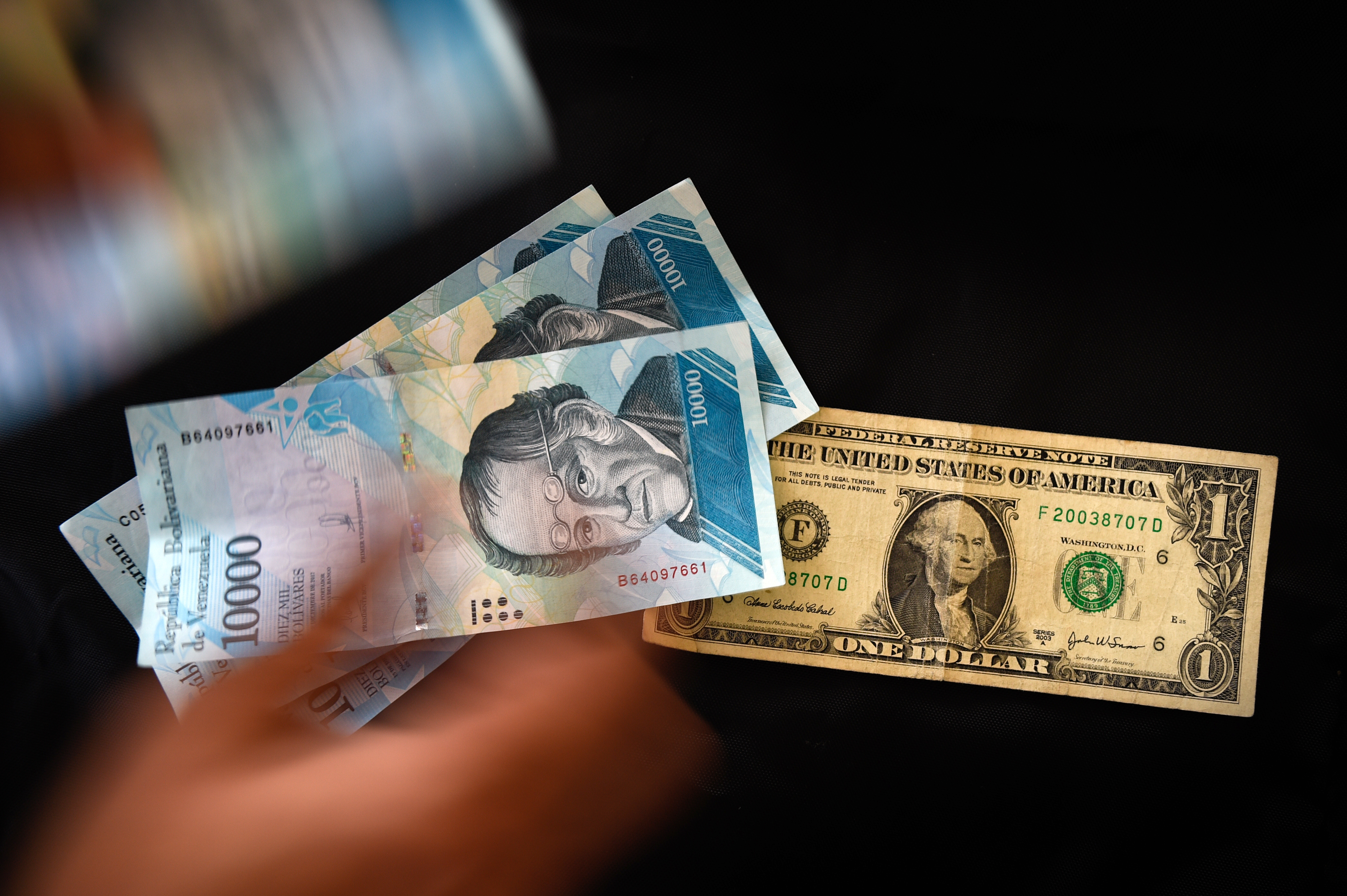 Venezuela se encarece también en dólares: El año pasado 1 dólar rendía 3.5 veces más