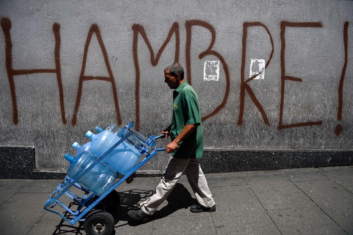 El chavismo anunció, a través de un tímido tuit, el paupérrimo aumento del salario mínimo