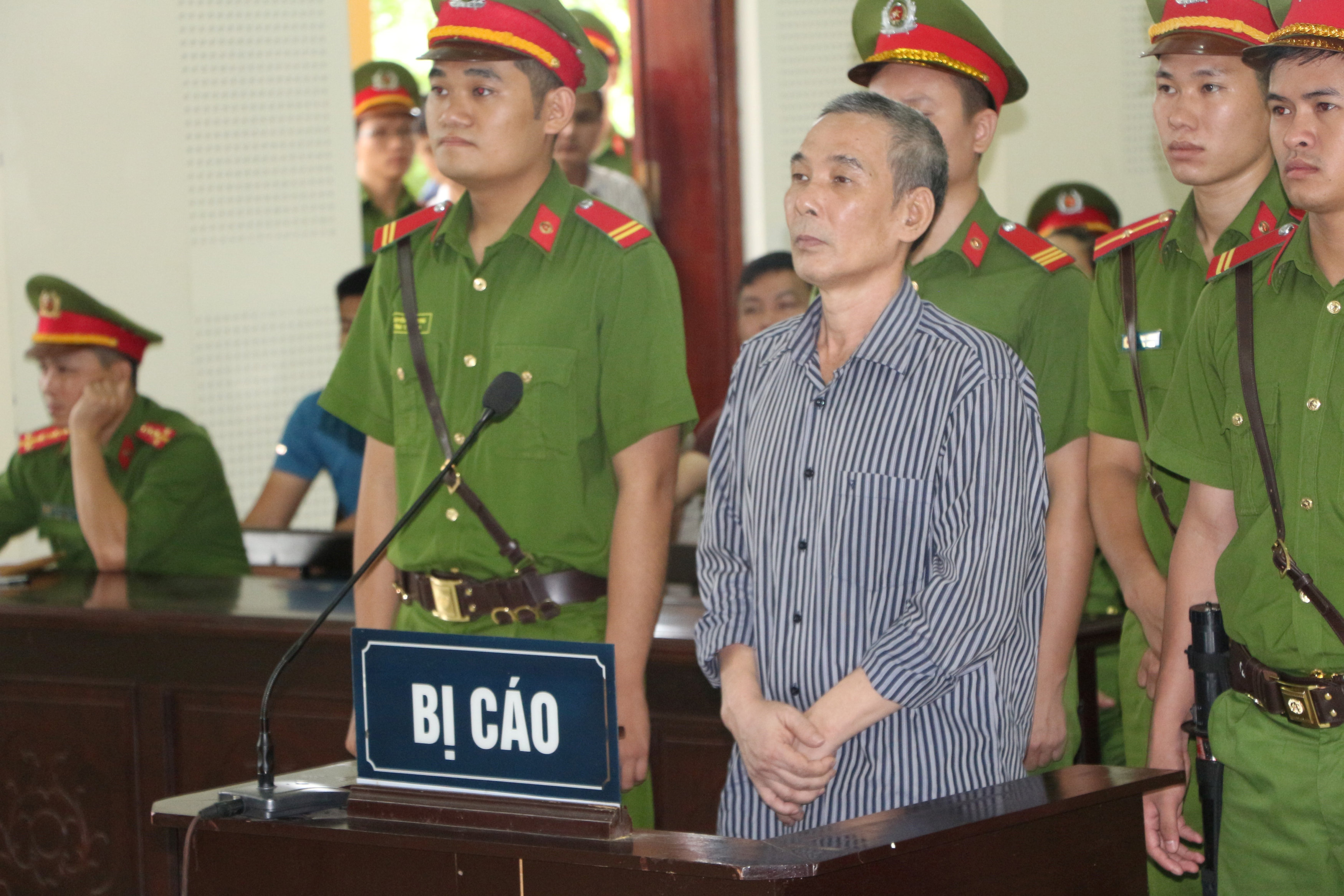 Activista vietnamita es condenado a 20 años de cárcel por tratar de derrocar al régimen