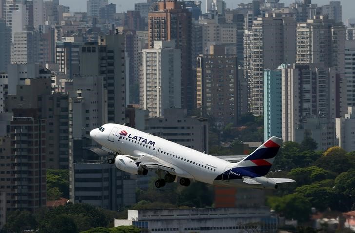 Autoridades chilenas desvian tres vuelos comerciales por amenazas de bomba