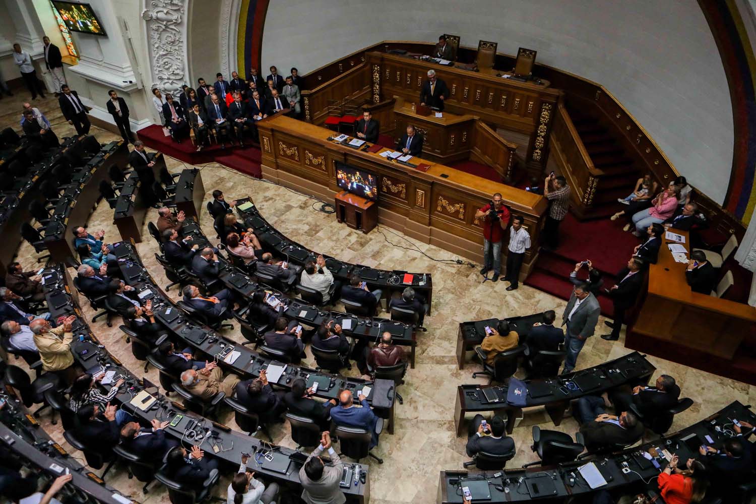 Asamblea Nacional dice que Maduro intenta evitar default con China