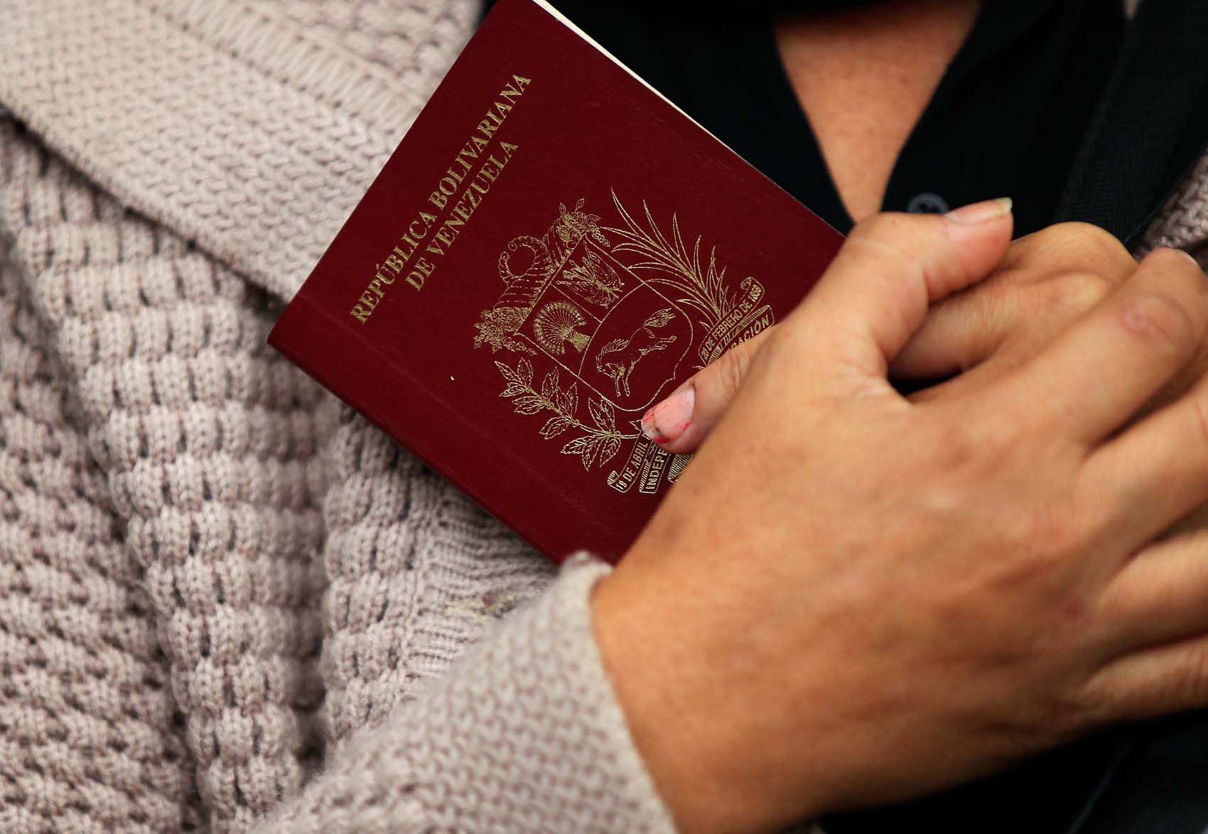 Canadá reconocerá extensión de validez de pasaportes venezolanos vencidos (VIDEO)