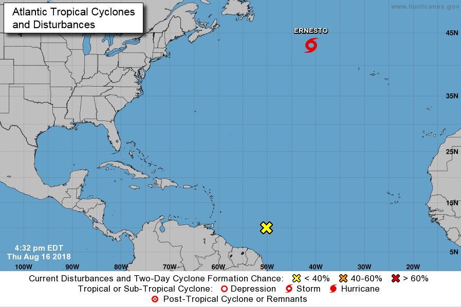 Ernesto se convierte en tormenta tropical en su ruta hacia aguas frías