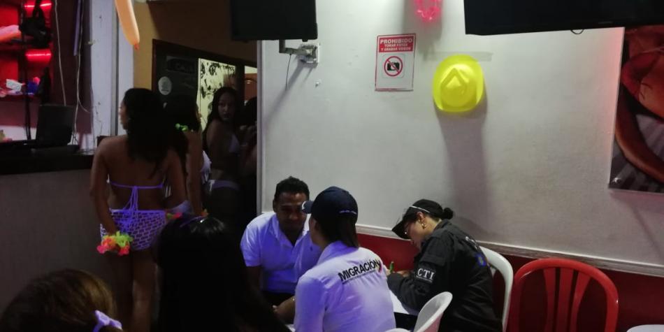Rescataron en sótanos de discotecas en Cartagena a 23 venezolanas que eran explotadas sexualmente