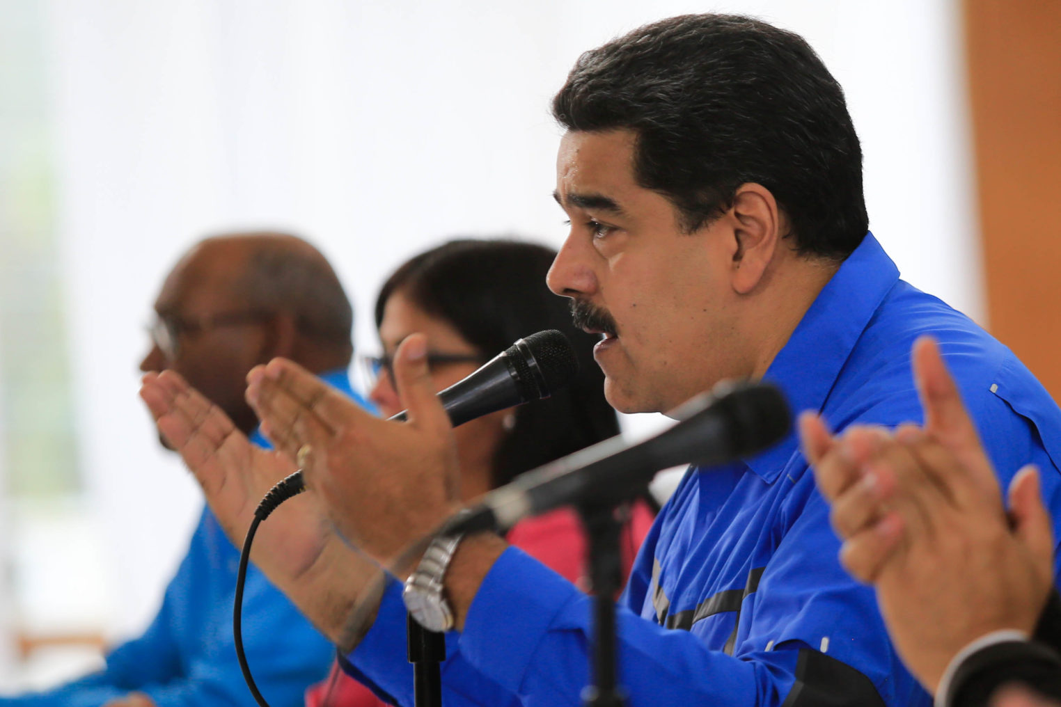 Maduro improvisa el sistema de salud solo con Barrio Adentro