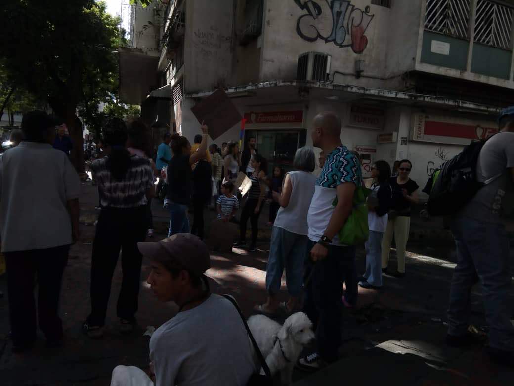 Protestaron en La Candelaria por falta de agua #4Ago