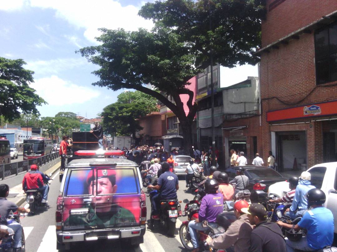 ¿Terror en las calles? Caravana de motorizados recorre Caracas (fotos y video)