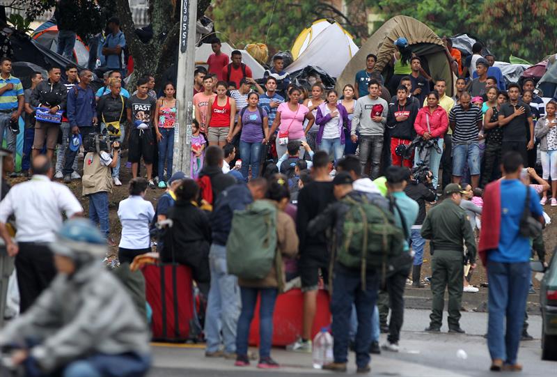 Autoridades de Cali desalojan campamento de venezolanos (FOTOS)