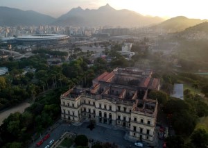 En fotos: Así quedó el edificio tras el incendio en el Museo Nacional de Río de Janeiro