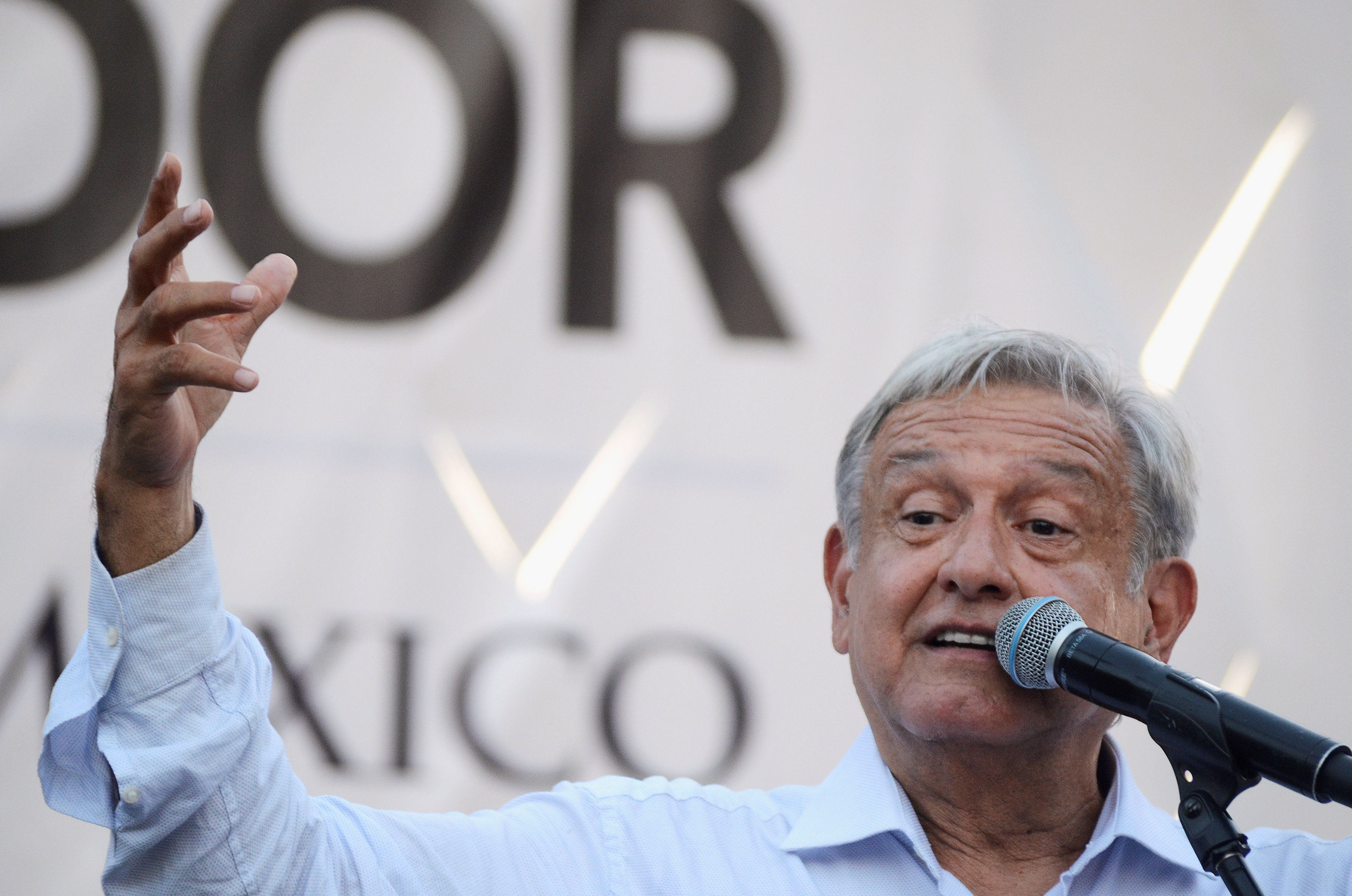 Legisladores inician camino para permitir revocación de mandato presidencial en México