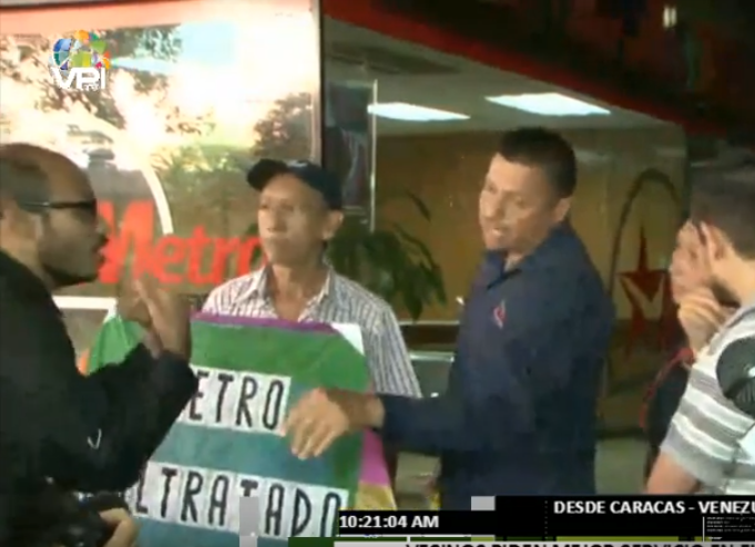 Funcionarios del Metro de Caracas agreden a usuarios que protestan por el mal servicio #28Sep (Videos)