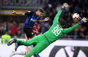 Icardi sella agónica victoria del Inter en el derbi de Milán