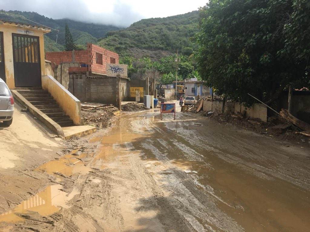 Intensas lluvias causan estragos en varios estados de Venezuela (Videos y fotos)