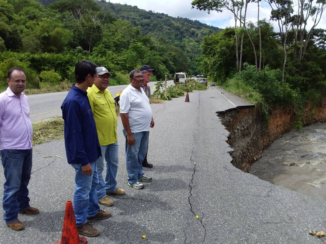 Crecida del Río Chama derribó un canal que conecta a Mérida y El Vigía