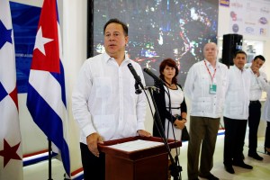 Panamá entrega permisos para que trabajadores del sector privado cubano viajen sin visas