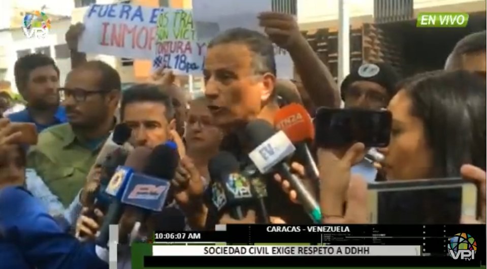 Protestan frente a la Fiscalía para exigir la renuncia de Tarek William Saab #18Oct