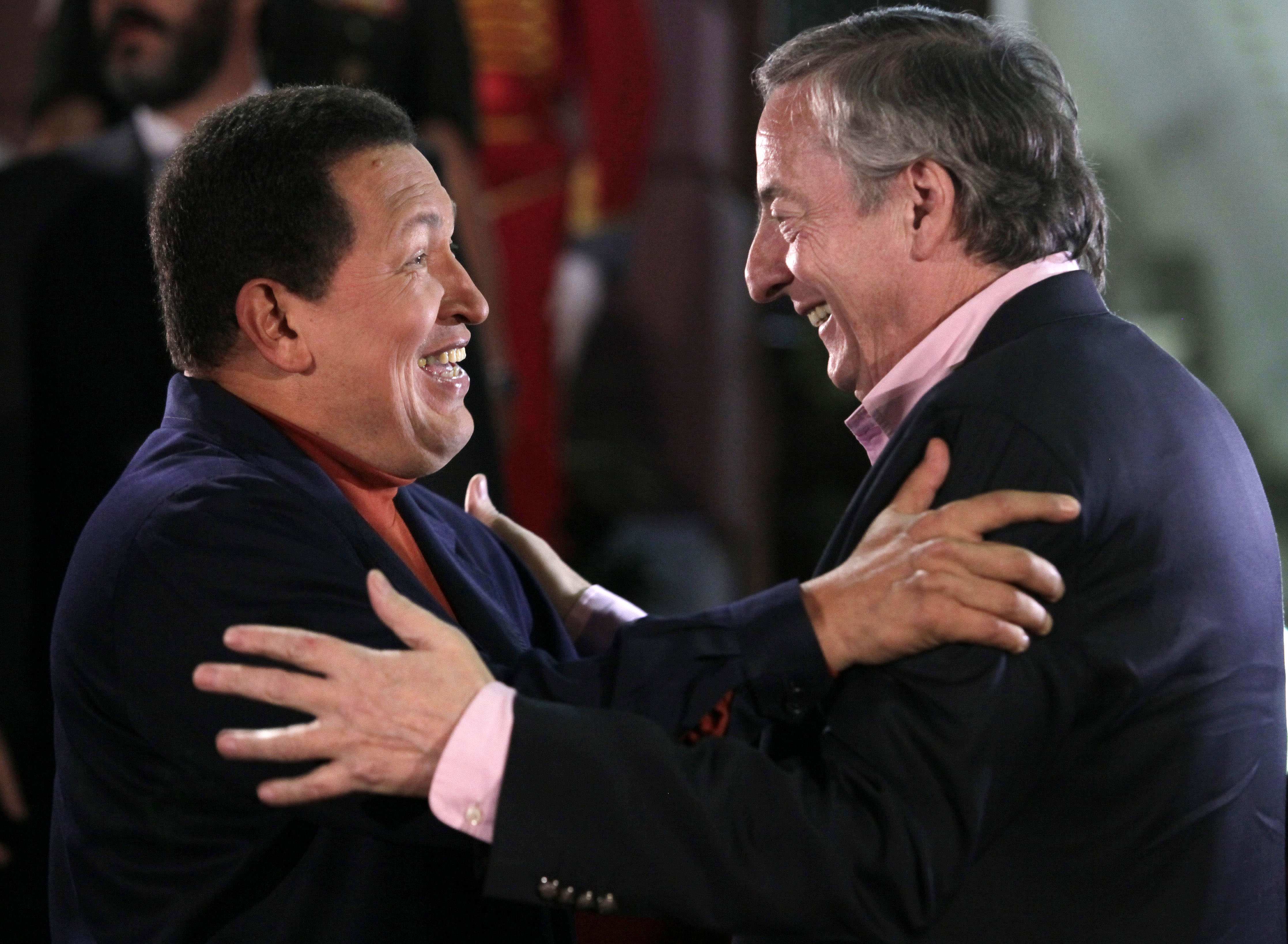 Néstor Kirchner: “Pedazo de pelotudo, decile a ese (Chávez) que los mande (millones de dólares) inmediatamente”
