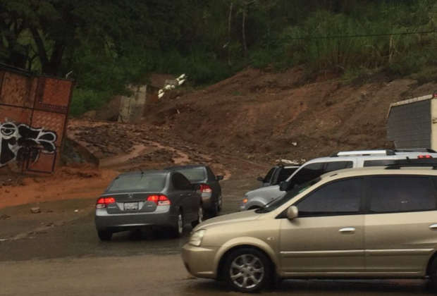 Lluvias afectaron vialidad en varias zonas de la Gran Caracas