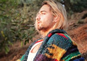 ¿Kurt Cobain, Dua Lipa o Hannah Montana? Los mejores memes del nuevo look rubio de Maluma