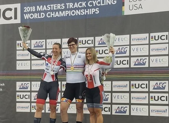 Hombre afirma ser un “campeón transgénero” tras vencer un evento ciclista femenino en EEUU (Fotos)