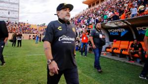 El infierno de Maradona en Sinaloa: medio cojo, peleado con su hija… y dispara a Messi