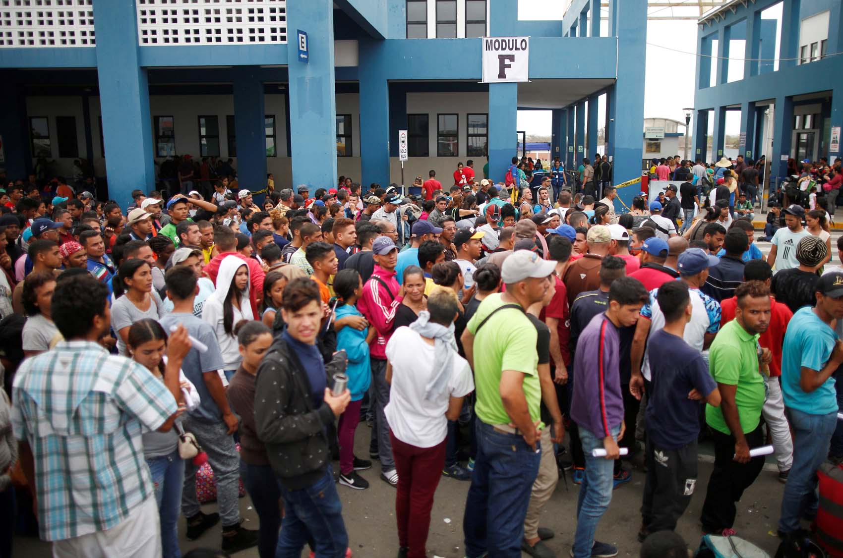 Ecuador estudia detalles para imponer visa a venezolanos