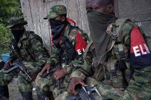 Asesinato de tres militares venezolanos en la frontera eleva la tensión con Colombia