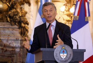 Presidente Macri llama a la calma previo a apertura de mercados
