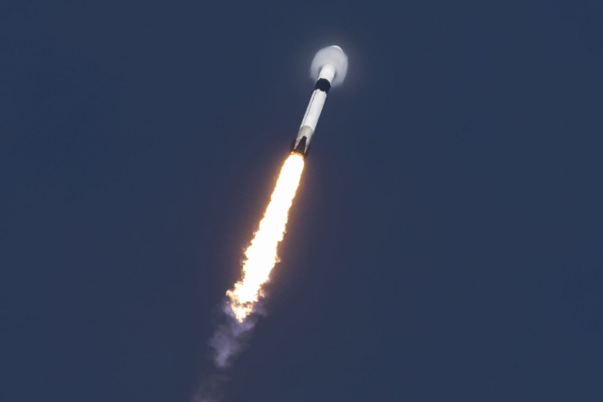 Autorizan a SpaceX a poner 12.000 satélites en órbita