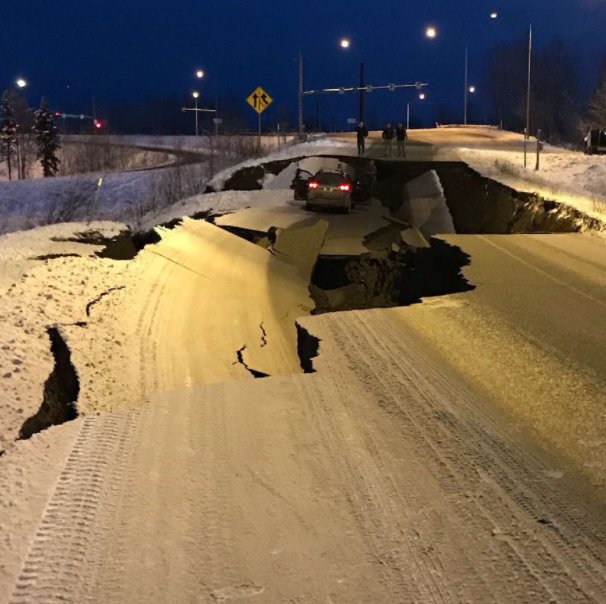 Alerta de tsunami tras sismo de 7.0 en Alaska (Video)