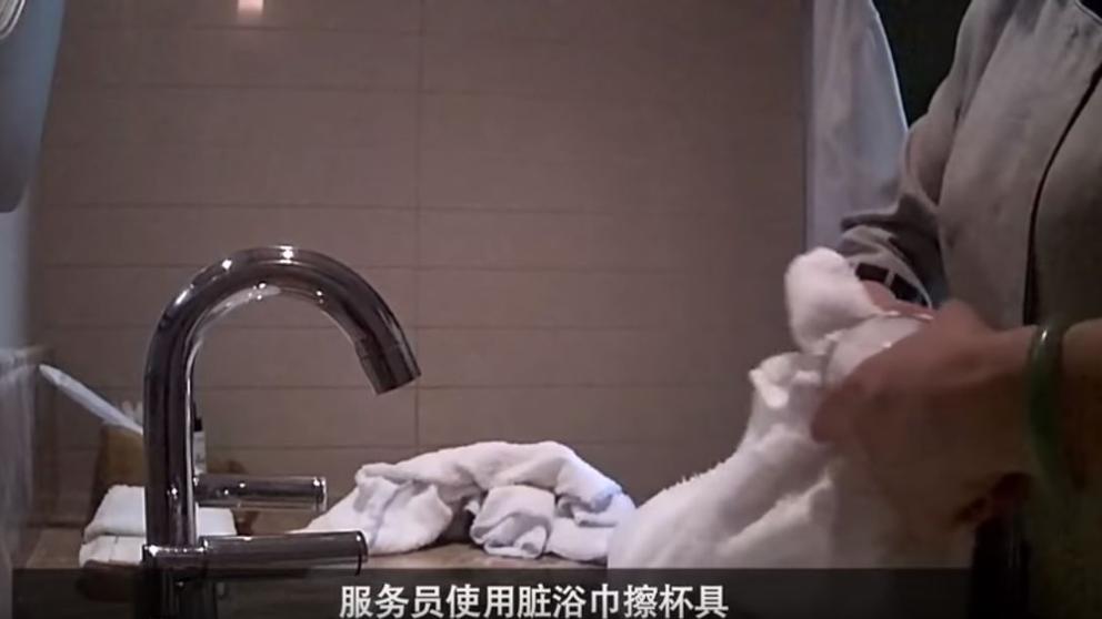 Escándalo en China por las antihigiénicas prácticas de limpieza en los hoteles de lujo (video)