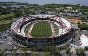 Conmebol decide el martes cuándo y cómo se jugará la final de Libertadores