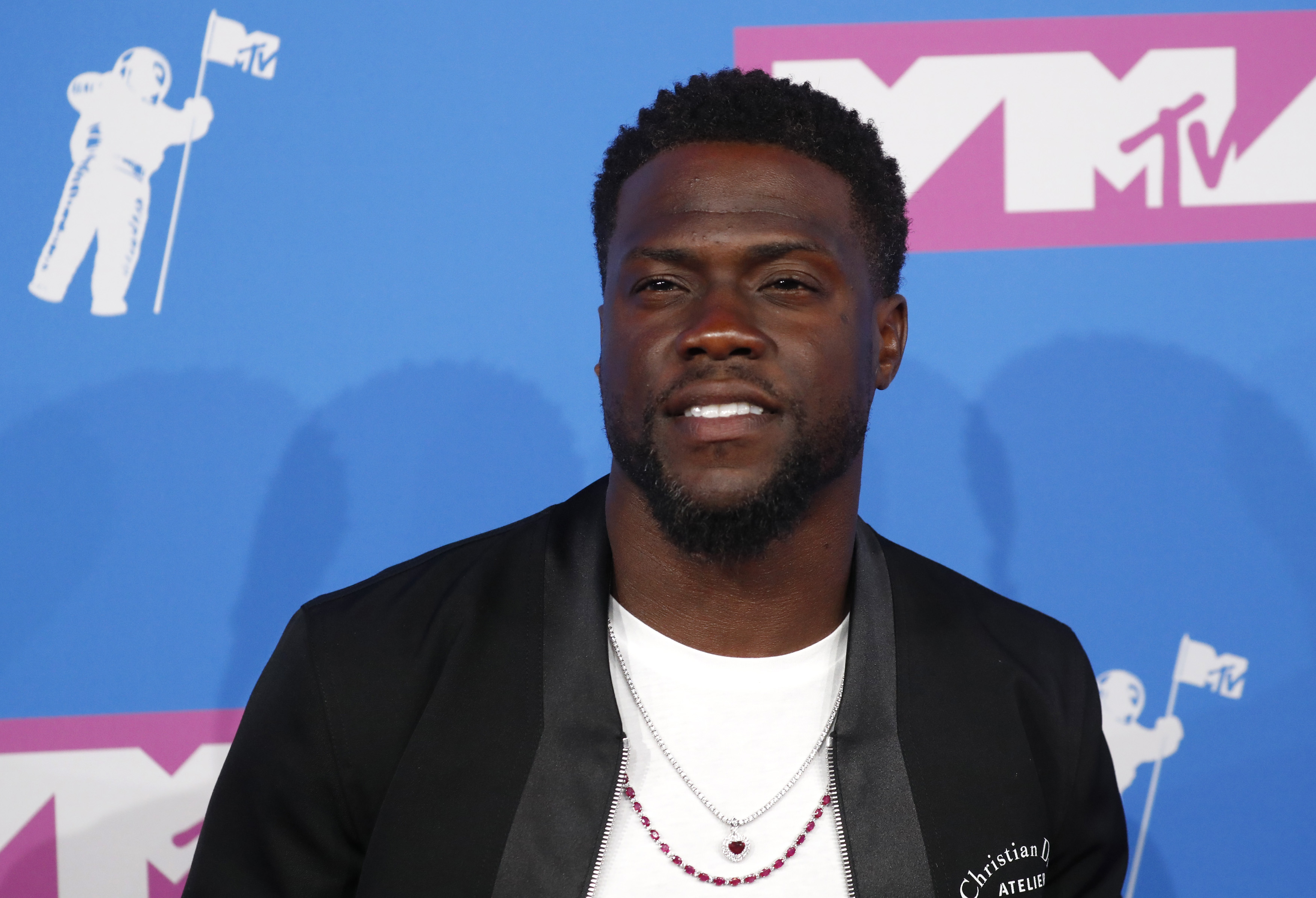 Kevin Hart se enfrenta a nuevo escándalo por video sexual con una mujer