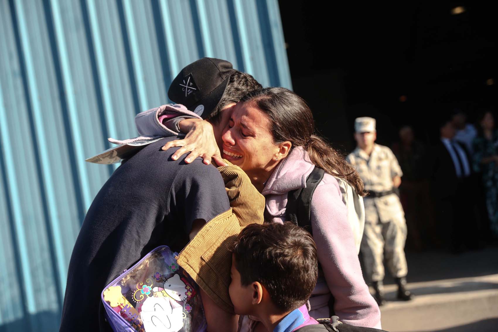 Llegan a Santiago 55 chilenos y ocho argentinos retornados desde Venezuela (FOTOS)
