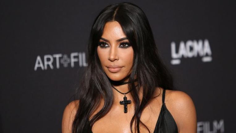 ¡Lo hizo de nuevo! Kim Kardashian posó con un vestido totalmente transparente en Instagram (Foto)