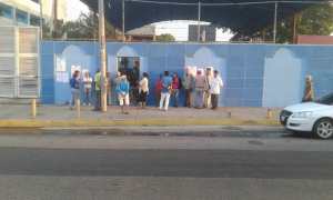 Reportan retrasos en apertura de centros de votación en Zulia #9Dic