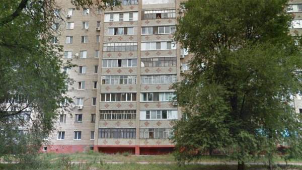 Una mujer deja a su bebé desnuda en el balcón para vengarse de su exmarido en Rusia